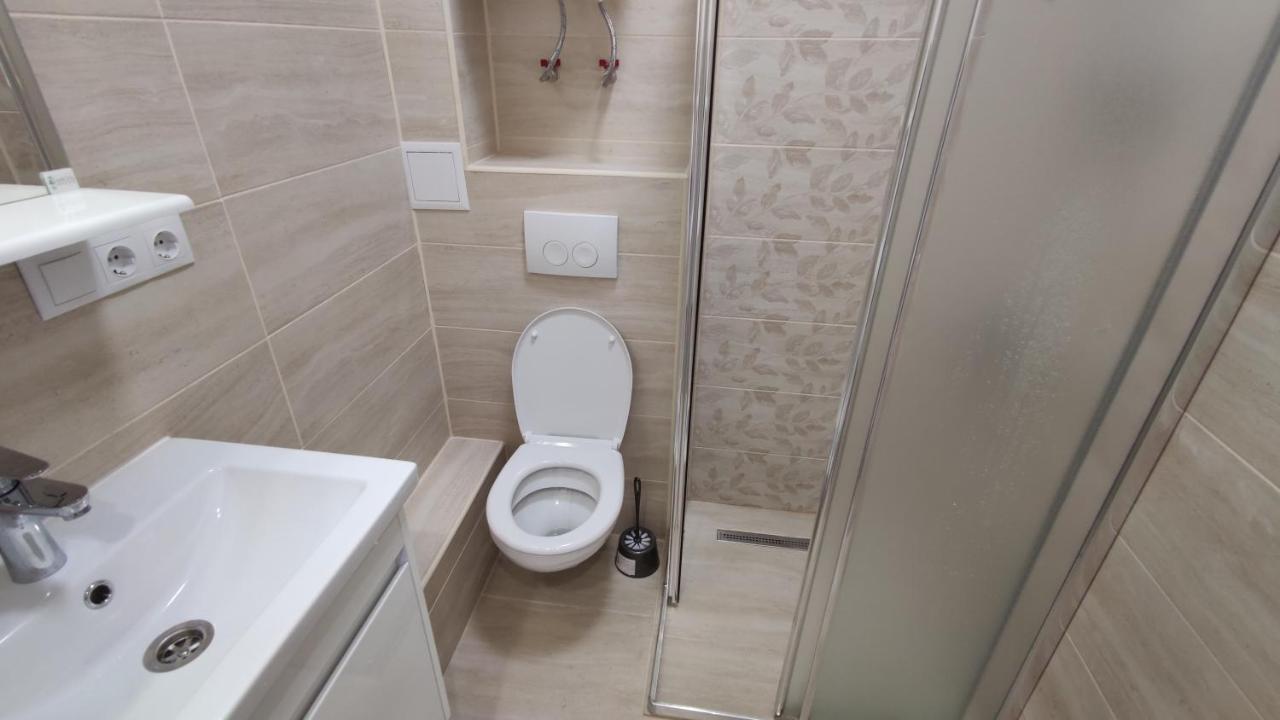קייב Rybalsky Studio Apartment Dnipro View מראה חיצוני תמונה