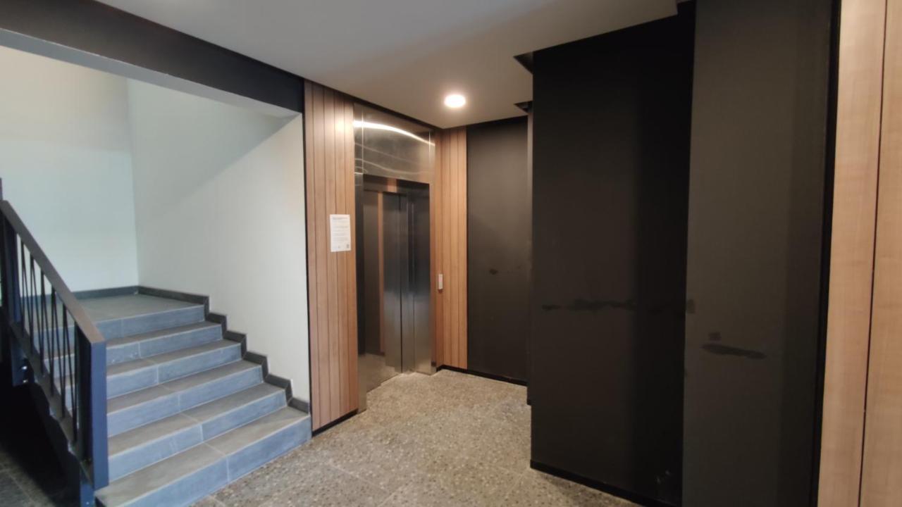 קייב Rybalsky Studio Apartment Dnipro View מראה חיצוני תמונה